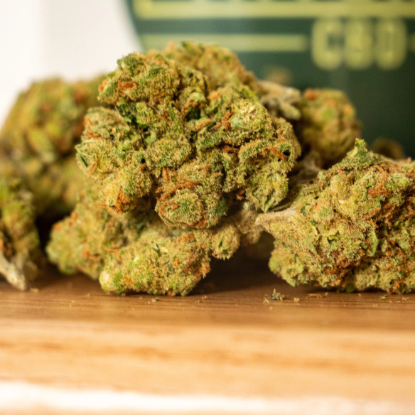 G13 CBD Small Buds – Meilleure Fleur résineuse et puissante