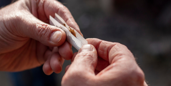 Pourquoi vous ne devriez pas fumer vos fleurs ou résines CBD (et les meilleures alternatives)